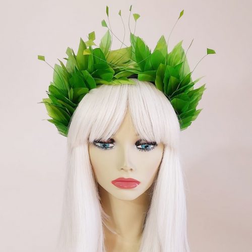 a gorgeous feather crown for the races