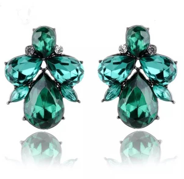 stunning petite emerald green crystal earrings by divalicious